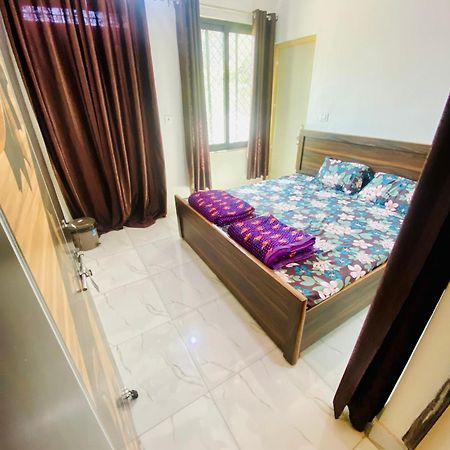 Nirupam Sadan Homestay Vrindāvan Екстериор снимка