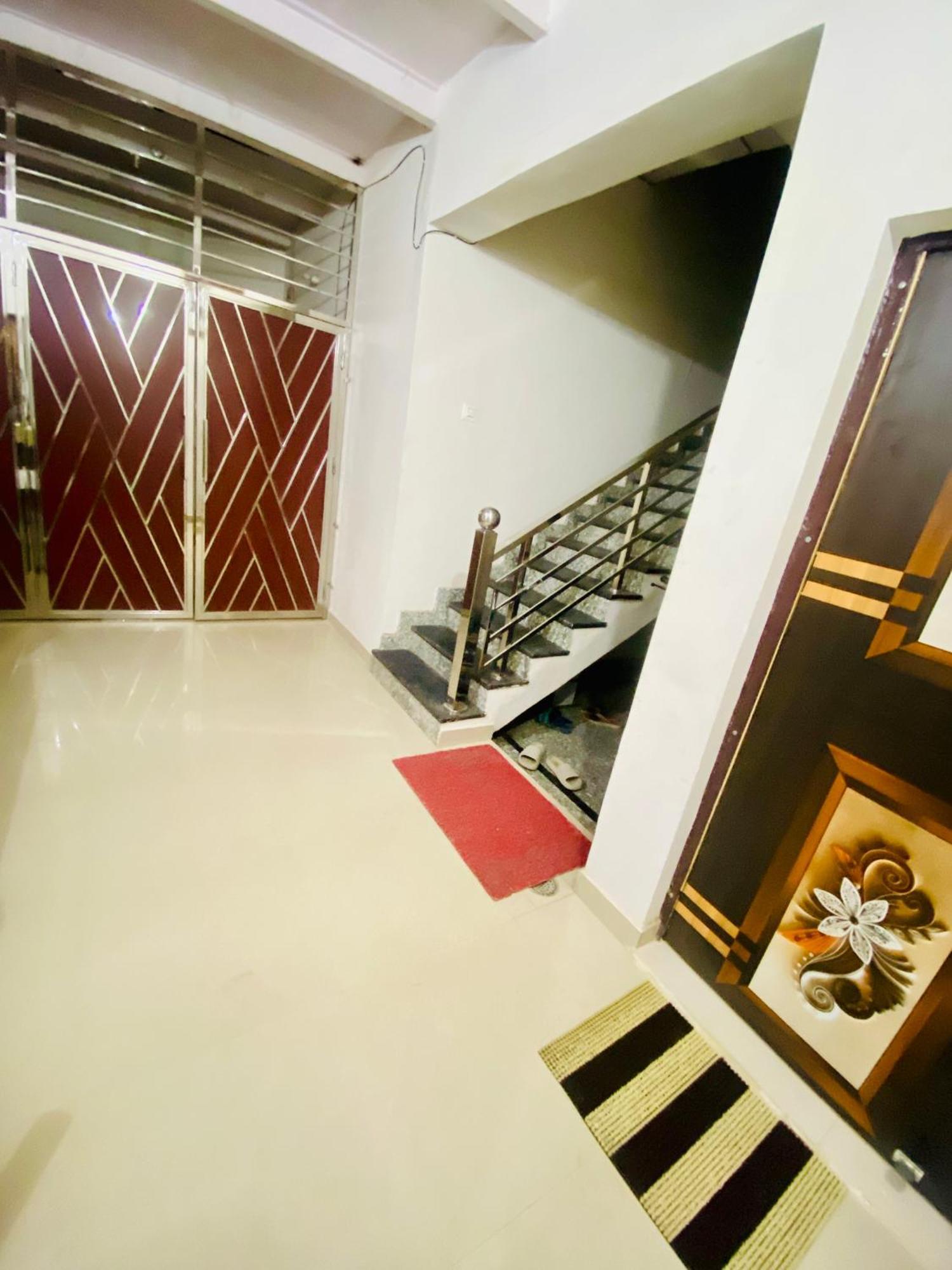 Nirupam Sadan Homestay Vrindāvan Екстериор снимка