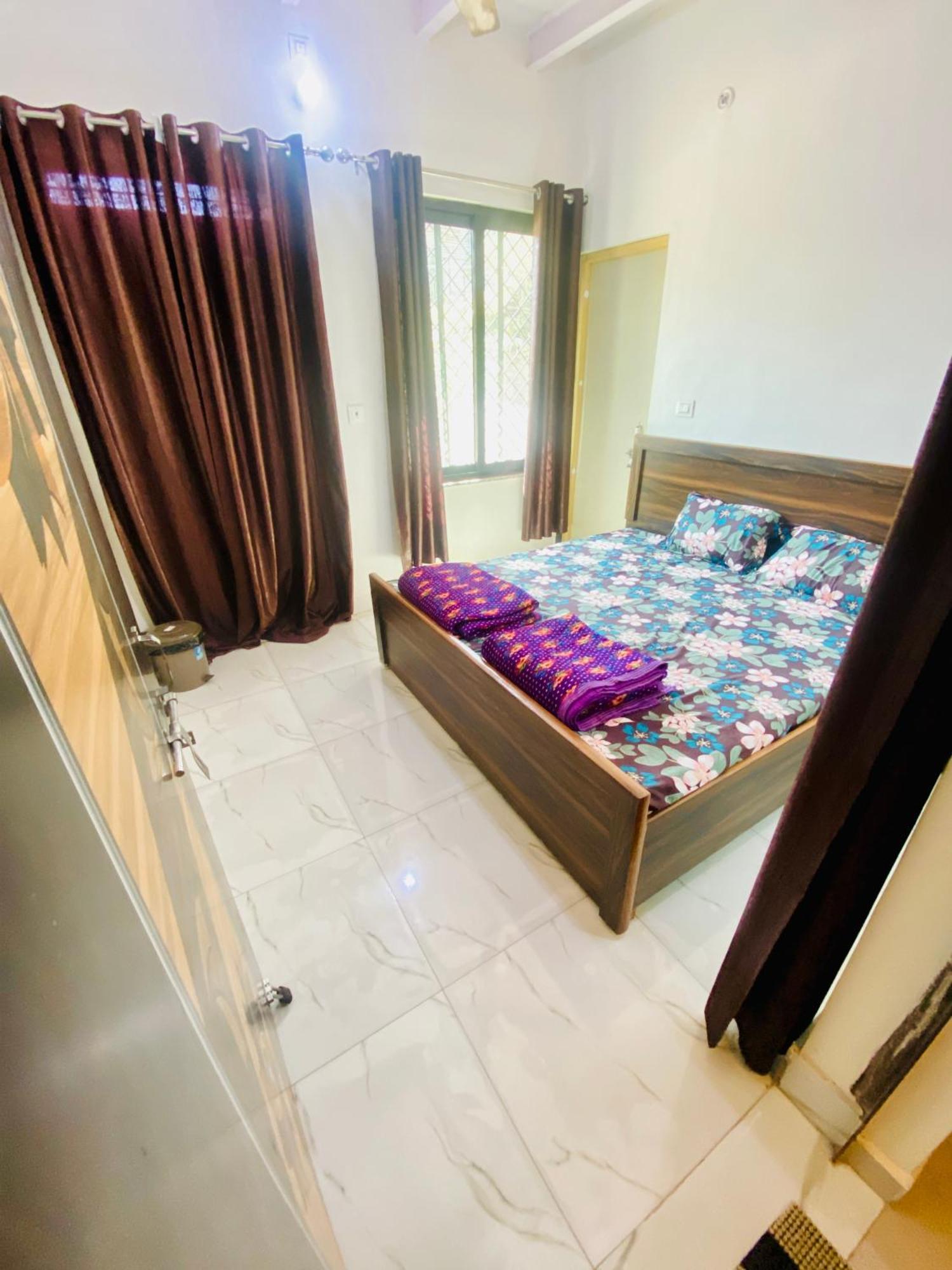 Nirupam Sadan Homestay Vrindāvan Екстериор снимка
