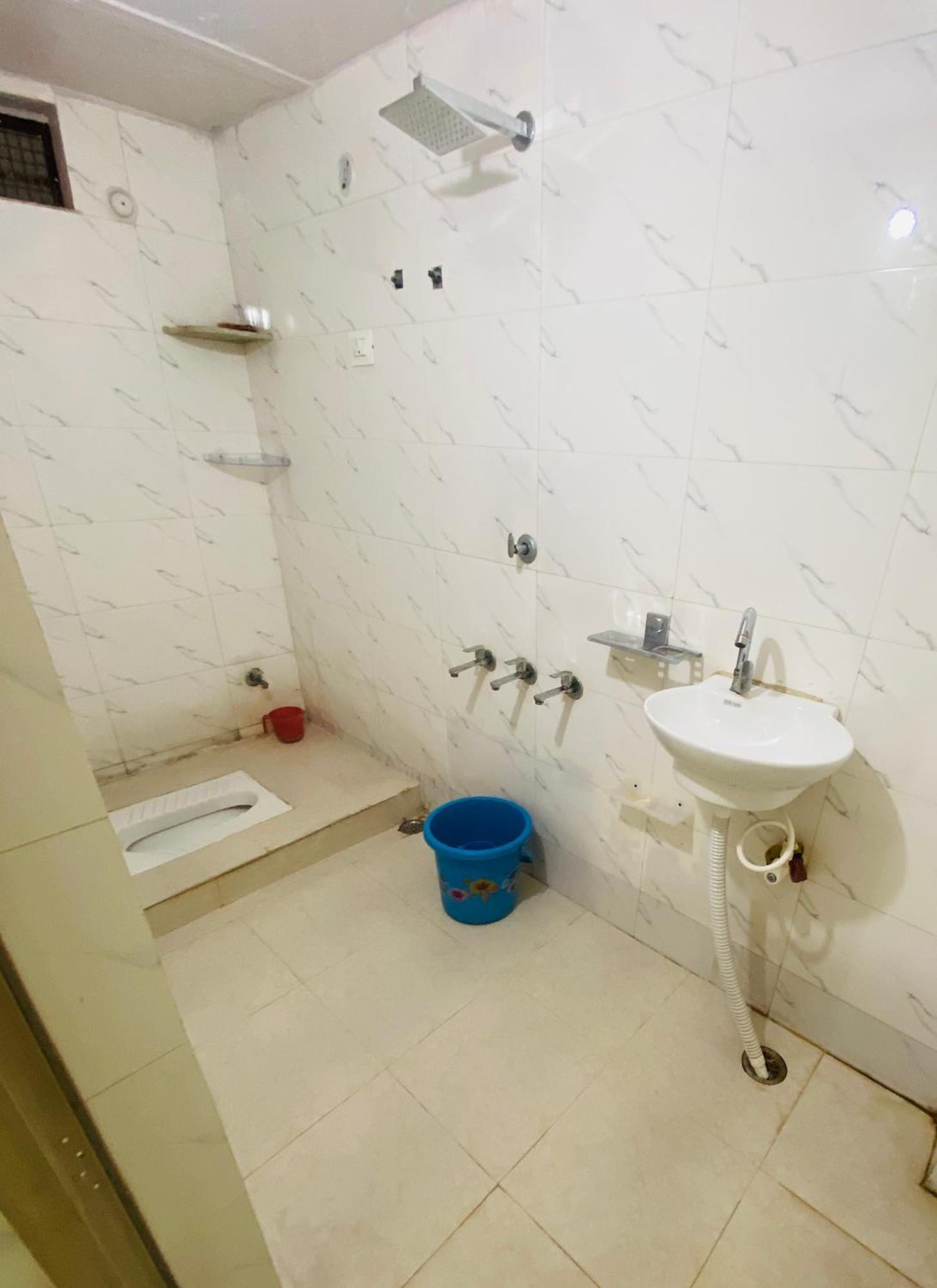 Nirupam Sadan Homestay Vrindāvan Екстериор снимка